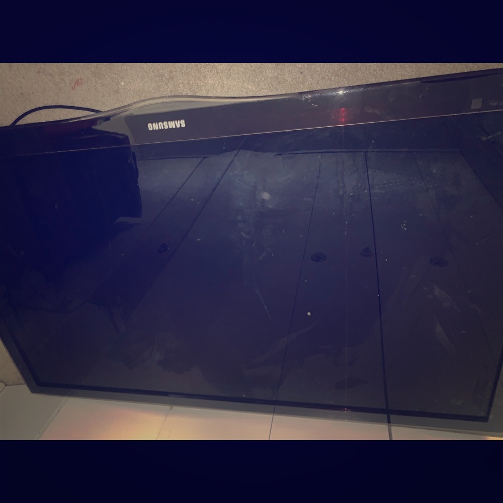 55" Flat Screen Samsung TV w/universal remote